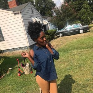 Meet your Posher, Kenyatta